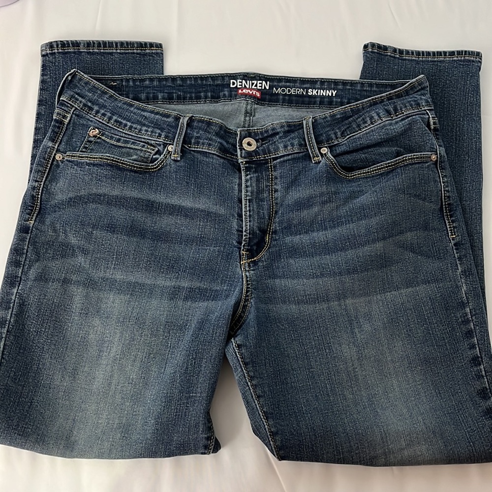 Denizen from Levi’s Men’s Modern Skinny Jeans Sz. 33x30